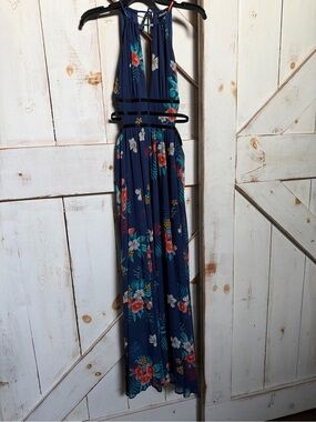 express blue floral maxi dress | Dresses | Express Cutout up closure